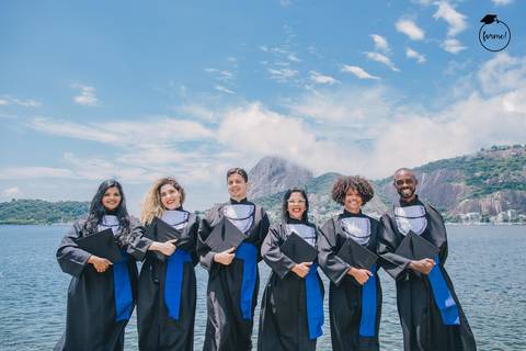 Fotos-de-formatura-criativa-ensaio-externo-aterro-do-flamengo-poses-em-grupo-formatura-rj-formandos-recursos-humanos-adm-design-publicidade-jornalismo-turismo-engenharia'