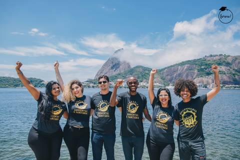 Fotos-de-formatura-criativa-ensaio-externo-aterro-do-flamengo-poses-em-grupo-formatura-rj-formandos-recursos-humanos-adm-design-publicidade-jornalismo-turismo-engenharia'