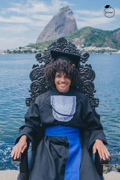 Fotos-de-formatura-criativa-ensaio-externo-aterro-do-flamengo-poses-individual-cadeira-formatura-rj-formandos-administracao-humanos-adm-design'