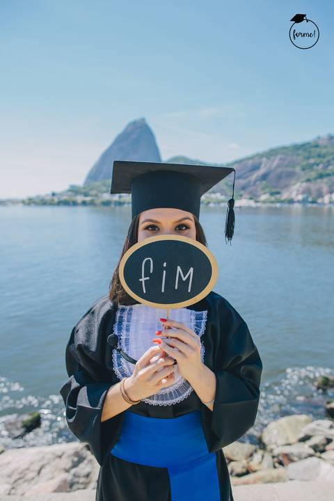 Fotos-de-formatura-criativa-ensaio-externo-aterro-do-flamengo-poses-individual-cadeira-formatura-rj-formandos-administracao-humanos-adm-design'