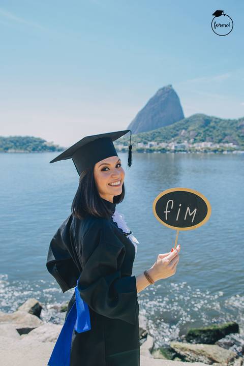 Fotos-de-formatura-criativa-ensaio-externo-aterro-do-flamengo-poses-em-individual-cadeira-formatura-rj-formandos-administracao-humanos-adm-design'