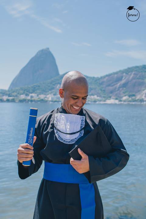 Fotos-de-formatura-criativa-ensaio-externo-aterro-do-flamengo-poses-em-familia-formatura-rj-formandos-recursos-humanos-adm-design'