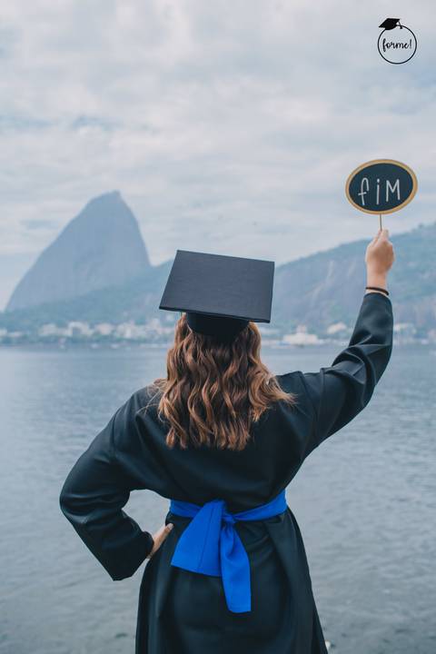 Fotos-de-formatura-criativa-ensaio-externo-aterro-do-flamengo-poses-individual-cadeira-formatura-rj-formandos-administracao-humanos-adm-design'