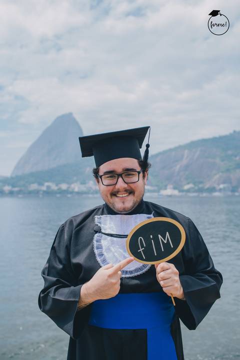 Fotos-de-formatura-criativa-ensaio-externo-aterro-do-flamengo-poses-individual-cadeira-formatura-rj-formandos-administracao-humanos-adm-design'