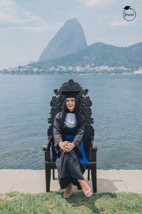 Fotos-de-formatura-criativa-ensaio-externo-aterro-do-flamengo-poses-individual-cadeira-formatura-rj-formandos-administracao-humanos-adm-design'