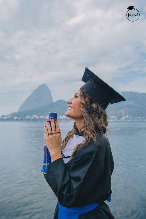 Fotos-de-formatura-criativa-ensaio-externo-aterro-do-flamengo-poses-individual-cadeira-formatura-rj-formandos-administracao-humanos-adm-design'