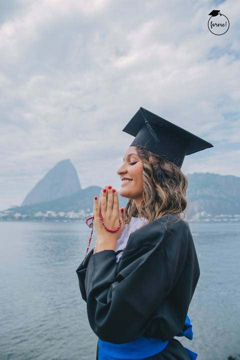 Fotos-de-formatura-criativa-ensaio-externo-aterro-do-flamengo-poses-individual-cadeira-formatura-rj-formandos-administracao-humanos-adm-design'