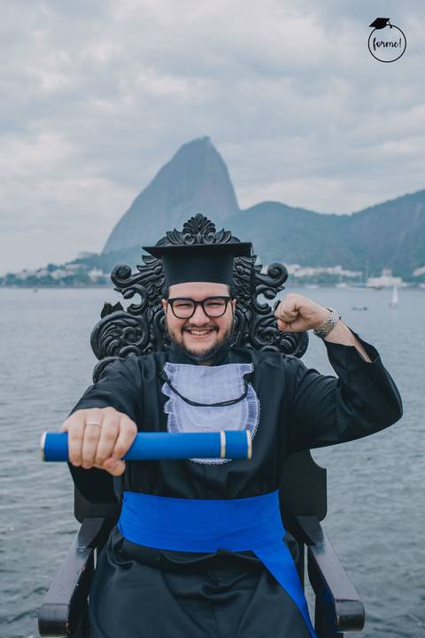 Fotos-de-formatura-criativa-ensaio-externo-aterro-do-flamengo-poses-individual-cadeira-formatura-rj-formandos-administracao-humanos-adm-design'