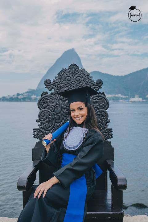 Fotos-de-formatura-criativa-ensaio-externo-aterro-do-flamengo-poses-individual-cadeira-formatura-rj-formandos-administracao-humanos-adm-design'