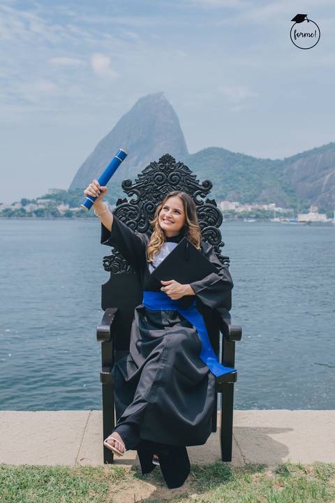 Fotos-de-formatura-criativa-ensaio-externo-aterro-do-flamengo-poses-individual-cadeira-formatura-rj-formandos-administracao-humanos-adm-design'