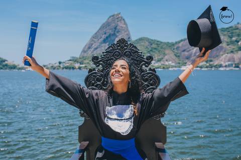 Fotos-de-formatura-criativa-ensaio-externo-aterro-do-flamengo-poses-individual-cadeira-formatura-rj-formandos-administracao-humanos-adm-design-psicologia-turismo-adm'