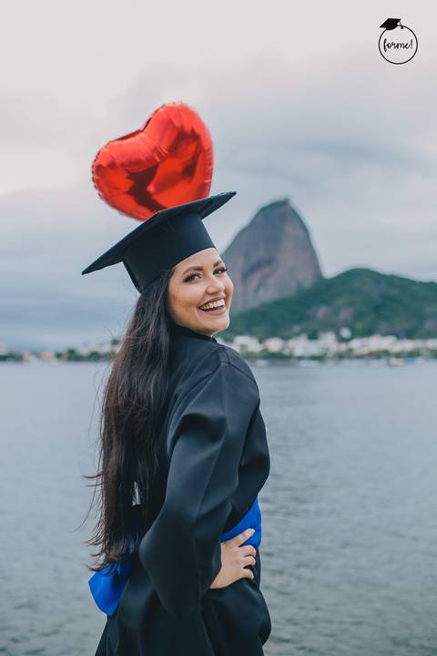 Fotos-de-formatura-criativa-ensaio-externo-aterro-do-flamengo-poses-individual-cadeira-formatura-rj-formandos-administracao-humanos-adm-design'