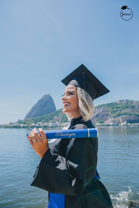 Fotos-de-formatura-criativa-ensaio-externo-aterro-do-flamengo-poses-individual-cadeira-formatura-rj-formandos-administracao-humanos-adm-design-psicologia'