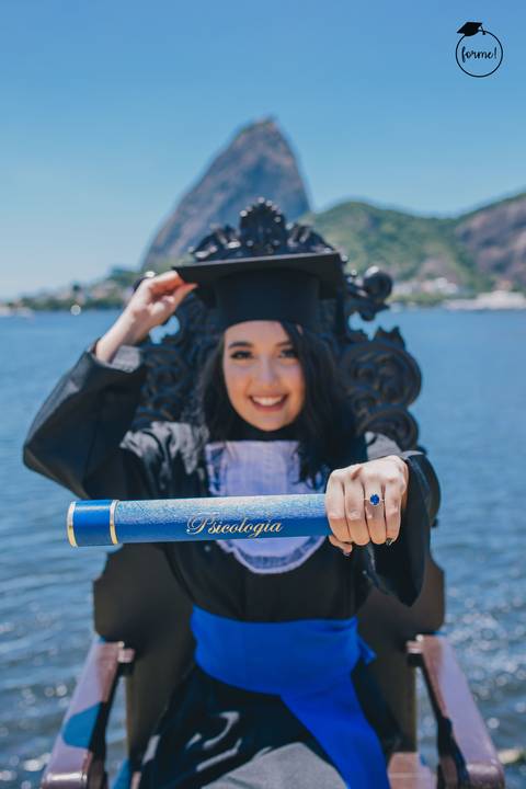 Fotos-de-formatura-criativa-ensaio-externo-aterro-do-flamengo-poses-individual-cadeira-formatura-rj-formandos-administracao-humanos-adm-design'