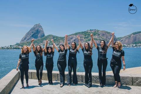 Fotos-de-formatura-criativa-ensaio-externo-aterro-do-flamengo-fotos-grupo-formatura-rj-formandos-administracao-recursoshumanos-adm-design-psicologia-turismo-adm-rh'