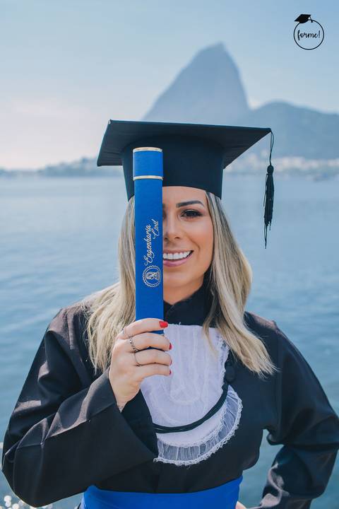 Fotos-de-formatura-criativa-ensaio-externo-aterro-do-flamengo-poses-individual-cadeira-formatura-rj-formandos-administracao-humanos-adm-design-engenharia-civil'
