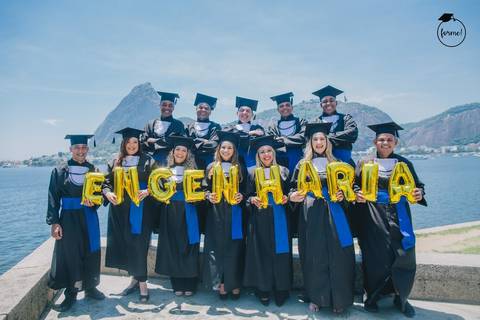 Fotos-de-formatura-criativa-ensaio-externo-aterro-do-flamengo-poses-em-grupo-formatura-rj-formandos-recursos-humanos-adm-design-publicidade-jornalismo-turismo-engenharia'