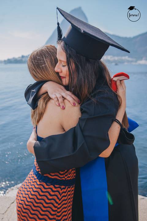 Fotos-de-formatura-criativa-ensaio-externo-aterro-do-flamengo-poses-em-familia--formatura-rj-formandos-recursos-humanos-adm-design'