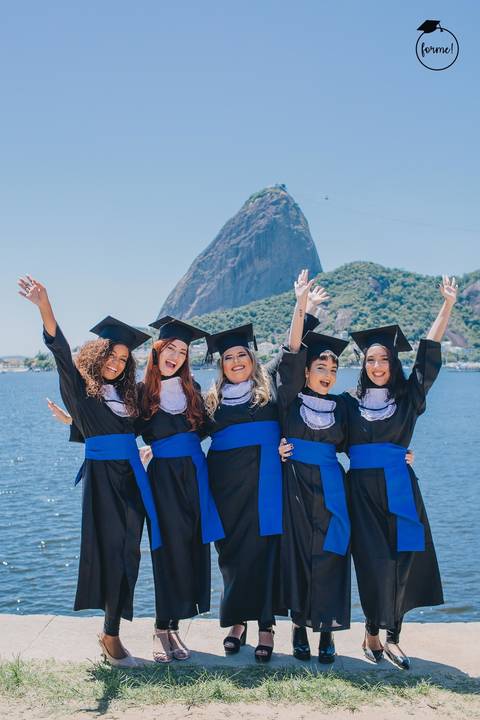 Fotos-de-formatura-criativa-ensaio-externo-aterro-do-flamengo-poses-em-grupo-formatura-rj-formandos-recursos-humanos-adm-design-publicidade-jornalismo-turismo-engenharia'