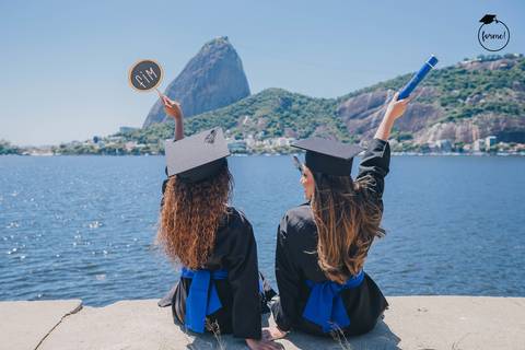 Fotos-de-formatura-criativa-ensaio-externo-aterro-do-flamengo-poses-individual-cadeira-formatura-rj-formandos-administracao-humanos-adm-design'