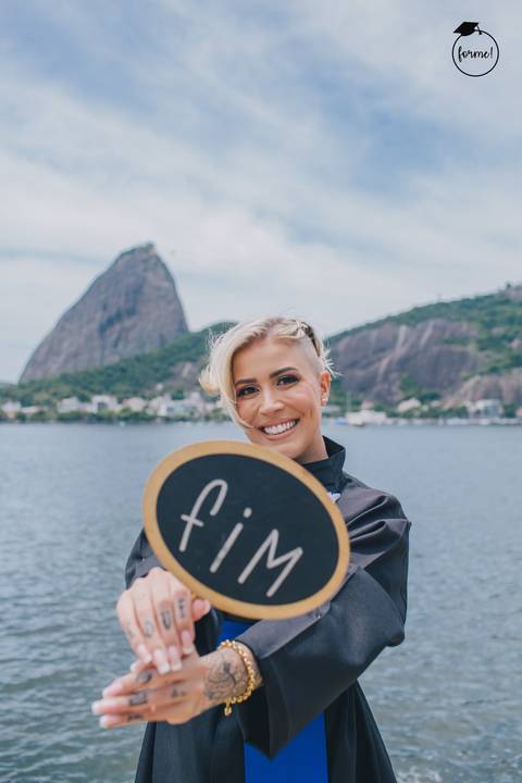 Fotos-de-formatura-criativa-ensaio-externo-aterro-do-flamengo-poses-individual-cadeira-formatura-rj-formandos-administracao-humanos-adm-design'