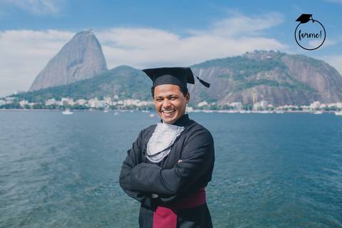 fotografia-de-formatura-criativa-odontologia-rj-monumento-estacio-de-sa-graduacao-ensaio-externo'