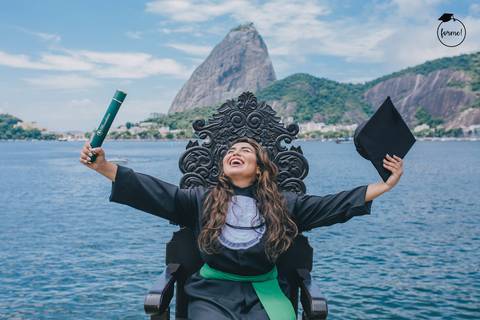 Fotos-de-formatura-criativa-ensaio-externo-rj-aterro-do-flamengo-poses-individual-cadeira-formatura-rj-formandos-administracao-humanos-adm-design-psicologia-nutricao-enfermagem-edfisica-medicina'