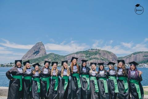 Fotos-de-formatura-criativa-ensaio-externo-rj-aterro-do-flamengo-poses-grupo-formatura-rj-formandos-administracao-humanos-adm-design-psicologia-nutricao-enfermagem-edfisica-medicina'