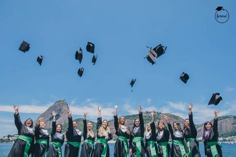 Fotos-de-formatura-criativa-ensaio-externo-rj-aterro-do-flamengo-poses-grupo-formatura-rj-formandos-administracao-humanos-adm-design-psicologia-nutricao-enfermagem-edfisica-medicina'