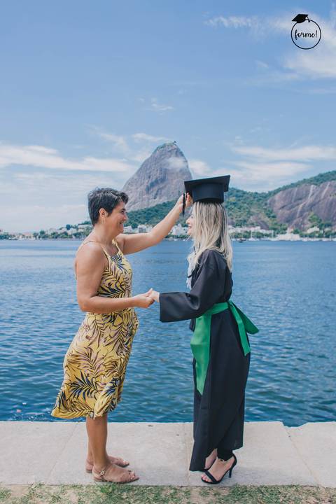 Fotos-de-formatura-criativa-ensaio-externo-rj-aterro-do-flamengo-poses-familia-formatura-rj-formandos-administracao-humanos-adm-design-psicologia-nutricao-enfermagem-edfisica-medicina'