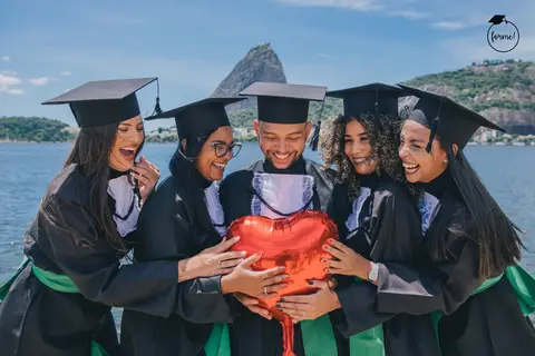 Fotos-de-formatura-criativa-ensaio-externo-rj-aterro-do-flamengo-poses-grupo-formatura-rj-formandos-administracao-humanos-adm-design-psicologia-nutricao-enfermagem-edfisica-medicina'