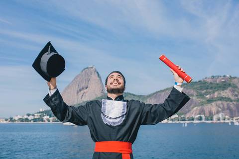 admistracao-fotos-criativas-direito-rj-monumento-estacio-de-sa-graduacao-ensaio-externo'