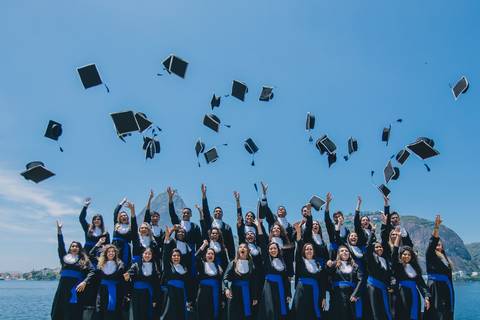 fotos-formatura-admistracao-fotos-criativas-adm-rj-monumento-estacio-de-sa'