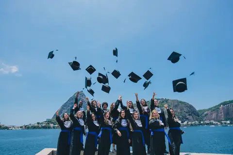 fotos-fotografia-formatura-admistracao-fotos-criativas-adm-rj-monumento-estacio-de-sa-graduacao-ensaio-externo'
