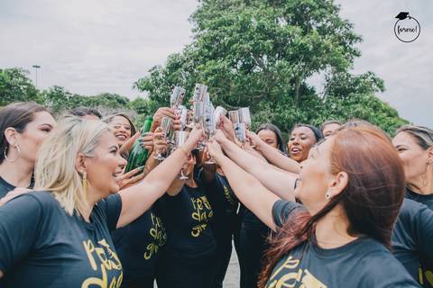 Fotos-de-formatura-criativa-ensaio-externo-rj-aterro-do-flamengo-foto-familia-formatura-rj-formandos-administracao-humanos-adm-design-psicologia-nutricao-enfermagem-edfisica-medicina-direito-pedagogia'