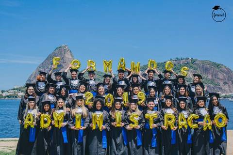 foto-de-formatura-adm-rj-aterro-do-flamengo'