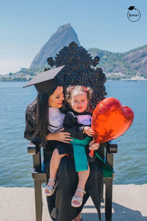 Fotos-de-formatura-rj-criativa-ensaio-externo-formatura-rj-aterro-do-flamengo-poses-individual-cadeira-formatura-rj-formandos-nutricao-administracao-humanos-adm-design-psicologia-nutricao-enfermagem-edfisica-medicina-fisioterapia-biomedicina'