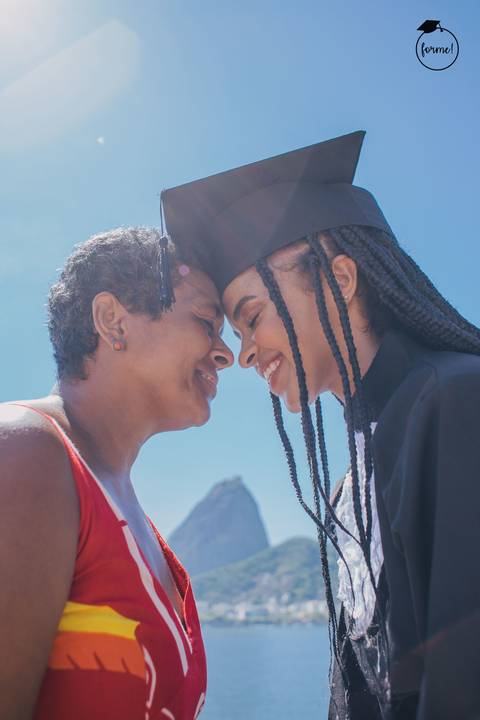 Fotos-de-formatura-rj-criativa-ensaio-externo-formatura-rj-aterro-do-flamengo-foto-familia-formatura-rj-formandos-nutricao-administracao-humanos-adm-design-psicologia-nutricao-enfermagem-edfisica-medicina-fisioterapia-biomedicina'