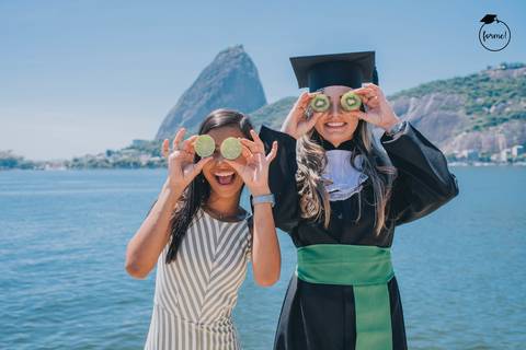 Fotos-de-formatura-rj-criativa-ensaio-externo-formatura-rj-aterro-do-flamengo-foto-familia-formatura-rj-formandos-nutricao-administracao-humanos-adm-design-psicologia-nutricao-enfermagem-edfisica-medicina-fisioterapia-biomedicina'