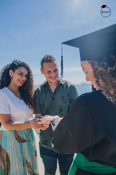 Fotos-de-formatura-rj-criativa-ensaio-externo-formatura-rj-aterro-do-flamengo-foto-familia-formatura-rj-formandos-nutricao-administracao-humanos-adm-design-psicologia-nutricao-enfermagem-edfisica-medicina-fisioterapia-biomedicina'