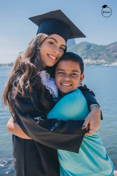 Fotos-de-formatura-rj-criativa-ensaio-externo-formatura-rj-aterro-do-flamengo-foto-familia-formatura-rj-formandos-nutricao-administracao-humanos-adm-design-psicologia-nutricao-enfermagem-edfisica-medicina-fisioterapia-biomedicina'