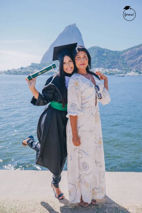 Fotos-de-formatura-rj-criativa-ensaio-externo-formatura-rj-aterro-do-flamengo-foto-familia-formatura-rj-formandos-nutricao-administracao-humanos-adm-design-psicologia-nutricao-enfermagem-edfisica-medicina-fisioterapia-biomedicina'