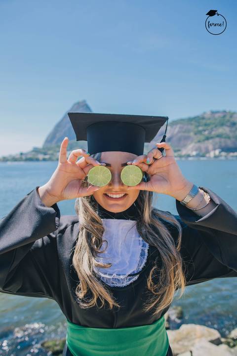 Fotos-de-formatura-rj-criativa-ensaio-externo-formatura-rj-aterro-do-flamengo-poses-individual-cadeira-formatura-rj-formandos-nutricao-administracao-humanos-adm-design-psicologia-nutricao-enfermagem-edfisica-medicina-fisioterapia-biomedicina'