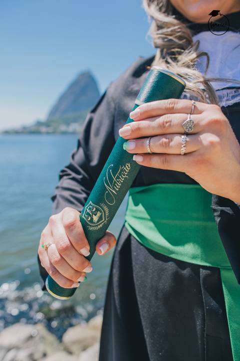 Fotos-de-formatura-rj-criativa-ensaio-externo-formatura-rj-aterro-do-flamengo-poses-individual-cadeira-formatura-rj-formandos-nutricao-administracao-humanos-adm-design-psicologia-nutricao-enfermagem-edfisica-medicina-fisioterapia-biomedicina'