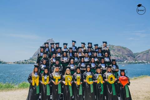 Fotos-de-formatura-rj-criativa-ensaio-externo-formatura-rj-aterro-do-flamengo-foto-grupo-formatura-rj-formandos-nutricao-administracao-humanos-adm-design-psicologia-nutricao-enfermagem-edfisica-medicina-fisioterapia-biomedicina'