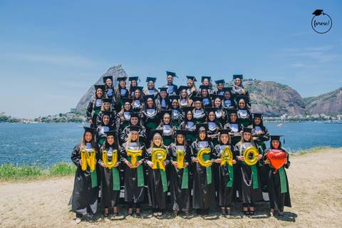 Fotos-de-formatura-rj-criativa-ensaio-externo-formatura-rj-aterro-do-flamengo-foto-grupo-formatura-rj-formandos-nutricao-administracao-humanos-adm-design-psicologia-nutricao-enfermagem-edfisica-medicina-fisioterapia-biomedicina'