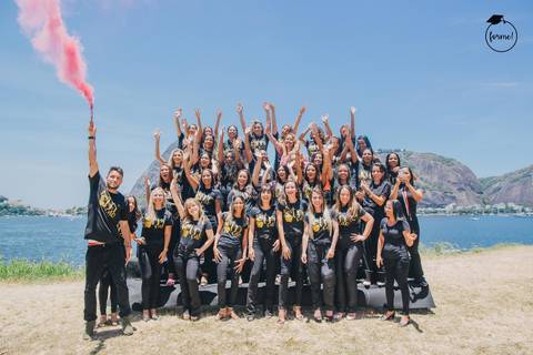 Fotos-de-formatura-rj-criativa-ensaio-externo-formatura-rj-aterro-do-flamengo-foto-grupo-formatura-rj-formandos-nutricao-administracao-humanos-adm-design-psicologia-nutricao-enfermagem-edfisica-medicina-fisioterapia-biomedicina'