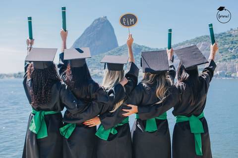 Fotos-de-formatura-rj-criativa-ensaio-externo-formatura-rj-aterro-do-flamengo-foto-grupo-formatura-rj-formandos-nutricao-administracao-humanos-adm-design-psicologia-nutricao-enfermagem-edfisica-medicina-fisioterapia-biomedicina'