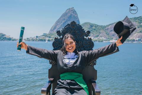 Fotos-de-formatura-rj-criativa-ensaio-externo-formatura-rj-aterro-do-flamengo-poses-individual-cadeira-formatura-rj-formandos-nutricao-administracao-humanos-adm-design-psicologia-nutricao-enfermagem-edfisica-medicina-fisioterapia-biomedicina'