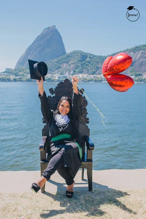 Fotos-de-formatura-rj-criativa-ensaio-externo-formatura-rj-aterro-do-flamengo-poses-individual-cadeira-formatura-rj-formandos-nutricao-administracao-humanos-adm-design-psicologia-nutricao-enfermagem-edfisica-medicina-fisioterapia-biomedicina'